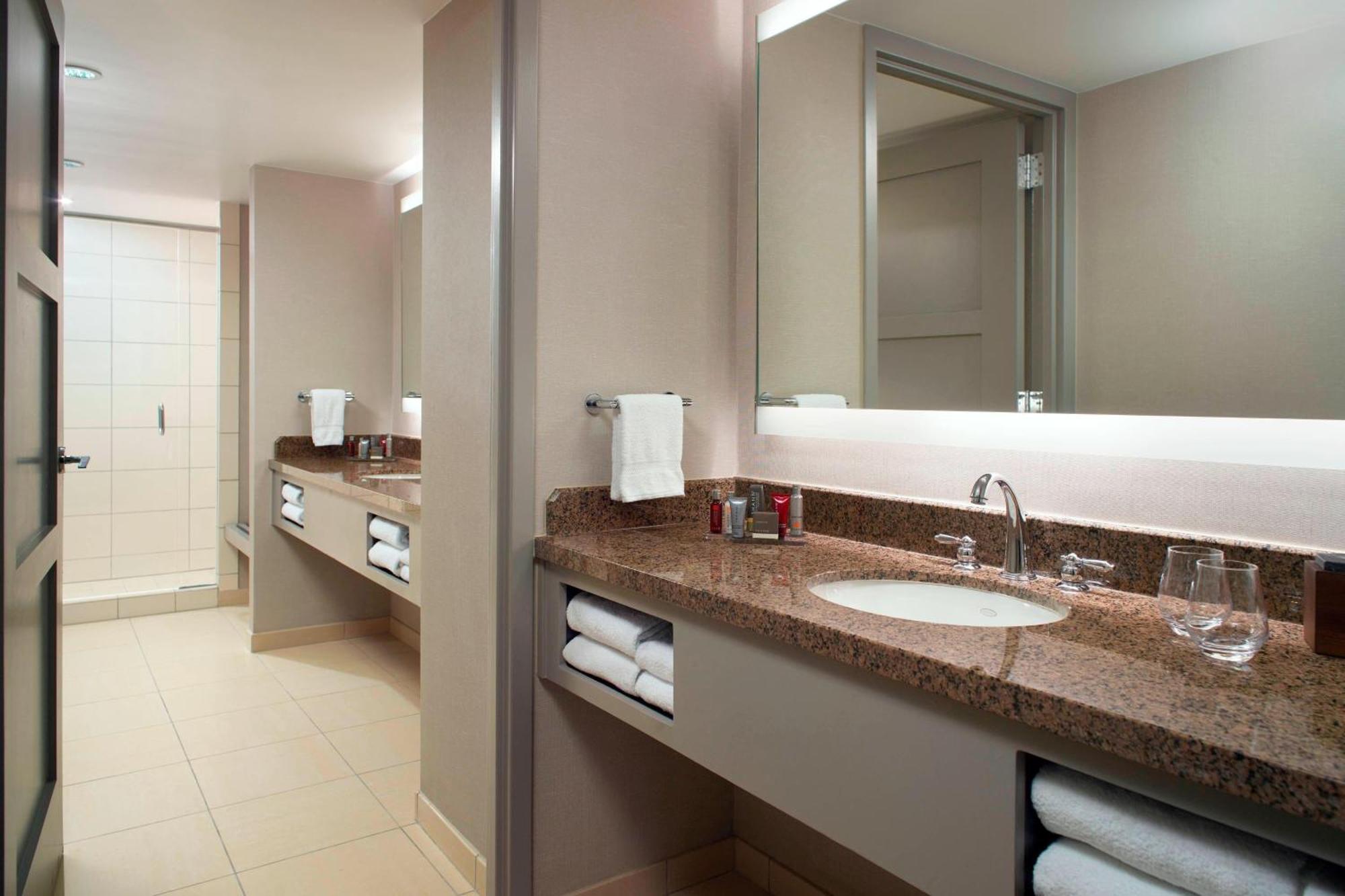 Raleigh Marriott City Center Экстерьер фото