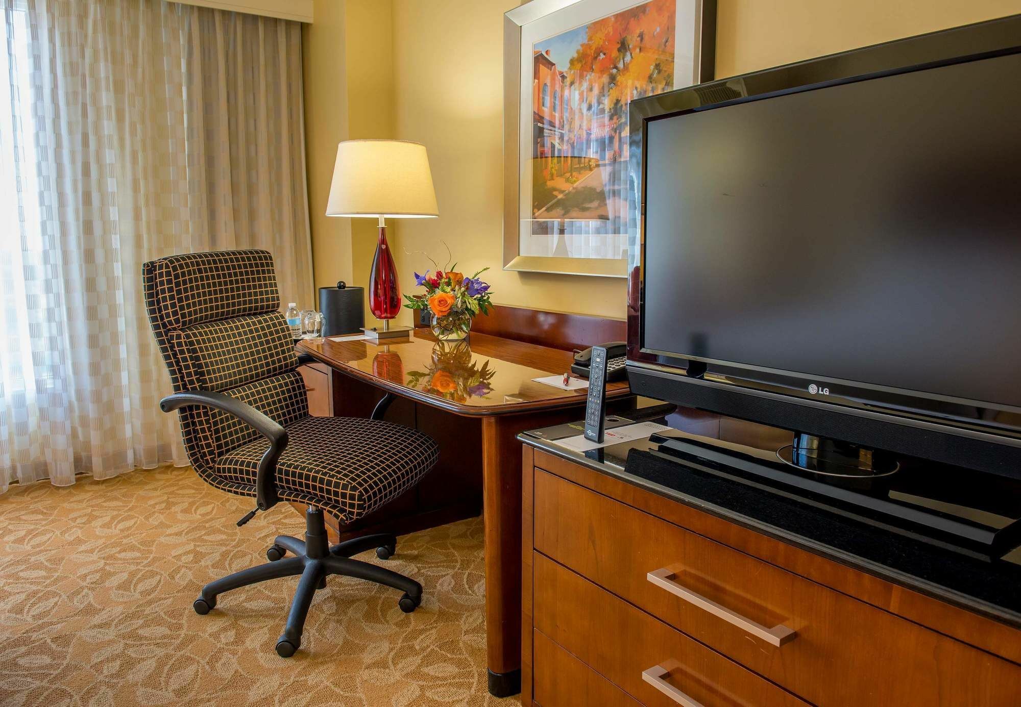 Raleigh Marriott City Center Экстерьер фото